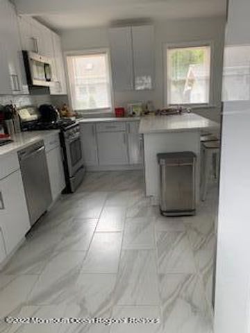 168 Norwood Avenue, Oakhurst, NJ 07755