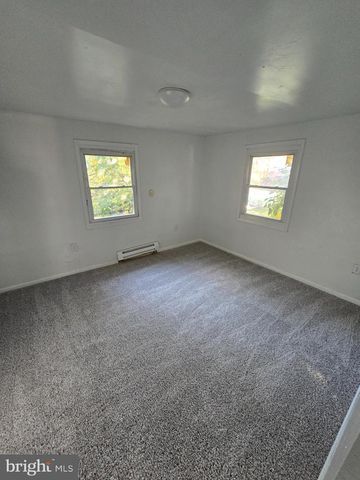 5131 HANNA PL SE, Washington, DC 20019