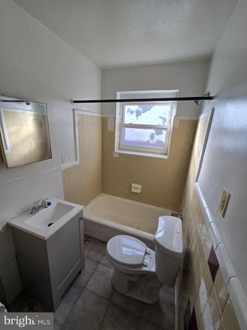 5131 HANNA PL SE, Washington, DC 20019