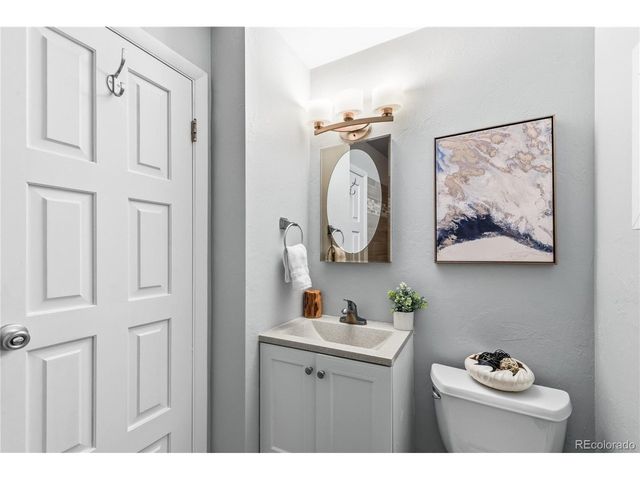 2110 Applewood Dr, Lakewood, CO 80215