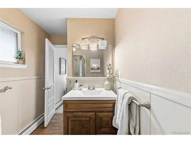 2110 Applewood Dr, Lakewood, CO 80215