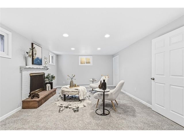 2110 Applewood Dr, Lakewood, CO 80215