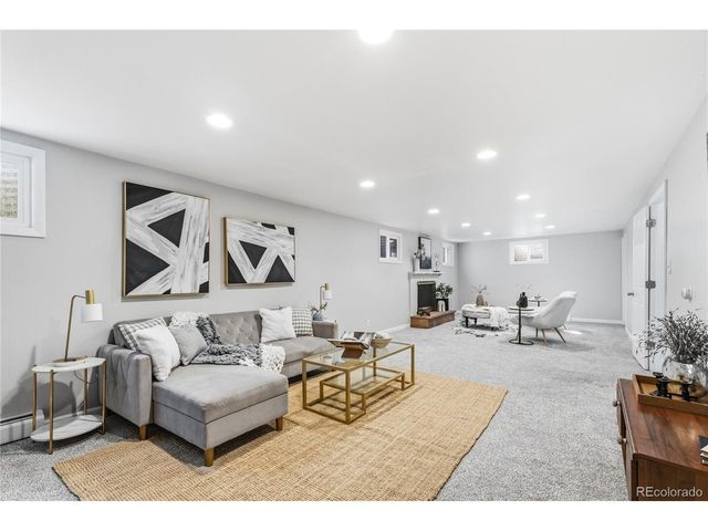 2110 Applewood Dr, Lakewood, CO 80215