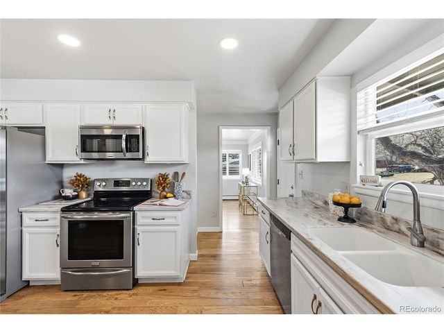 2110 Applewood Dr, Lakewood, CO 80215