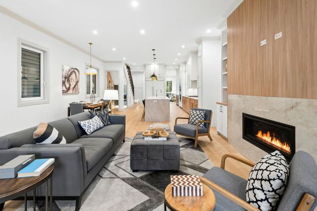 4844 N Hermitage Avenue, Chicago, IL 60640