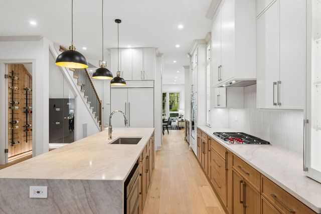 4844 N Hermitage Avenue, Chicago, IL 60640