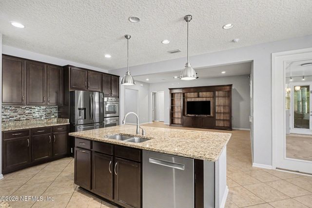 4591 SILVERTHORN Drive, Jacksonville, FL 32258