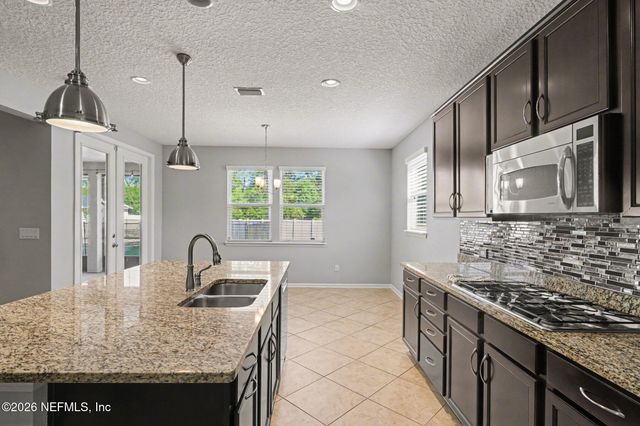 4591 SILVERTHORN Drive, Jacksonville, FL 32258