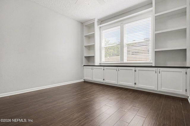 4591 SILVERTHORN Drive, Jacksonville, FL 32258