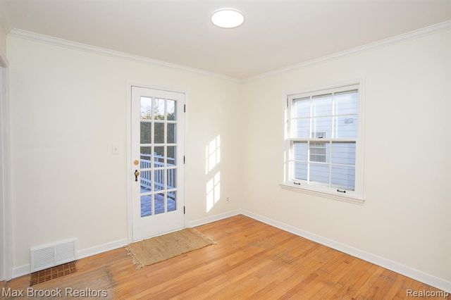 10034 Lasalle Boulevard, Huntington Woods, MI 48070