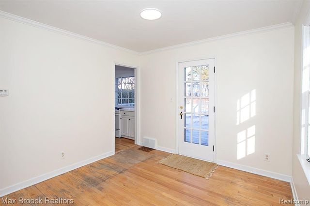 10034 Lasalle Boulevard, Huntington Woods, MI 48070