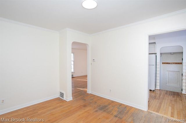 10034 Lasalle Boulevard, Huntington Woods, MI 48070