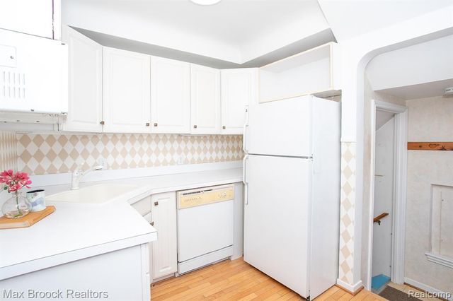 10034 Lasalle Boulevard, Huntington Woods, MI 48070