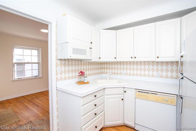 10034 Lasalle Boulevard, Huntington Woods, MI 48070