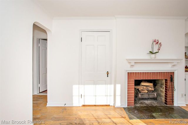 10034 Lasalle Boulevard, Huntington Woods, MI 48070