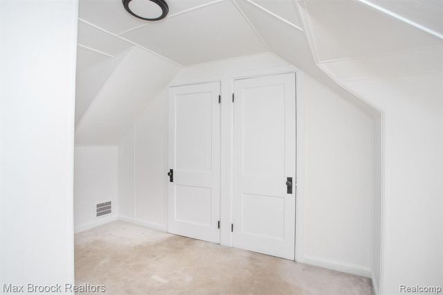 10034 Lasalle Boulevard, Huntington Woods, MI 48070