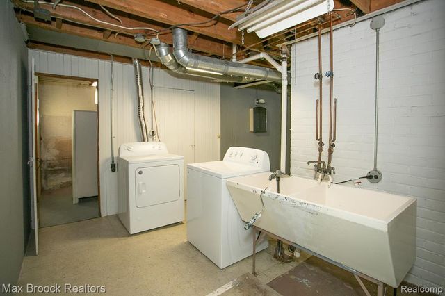 10034 Lasalle Boulevard, Huntington Woods, MI 48070