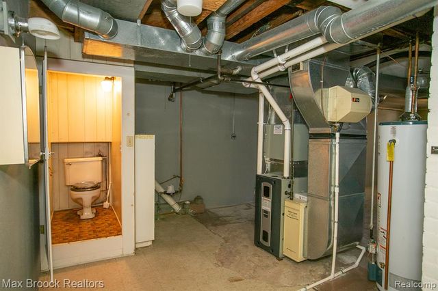 10034 Lasalle Boulevard, Huntington Woods, MI 48070