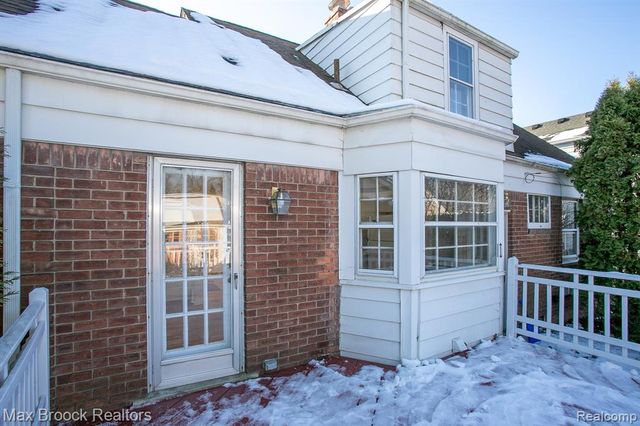 10034 Lasalle Boulevard, Huntington Woods, MI 48070