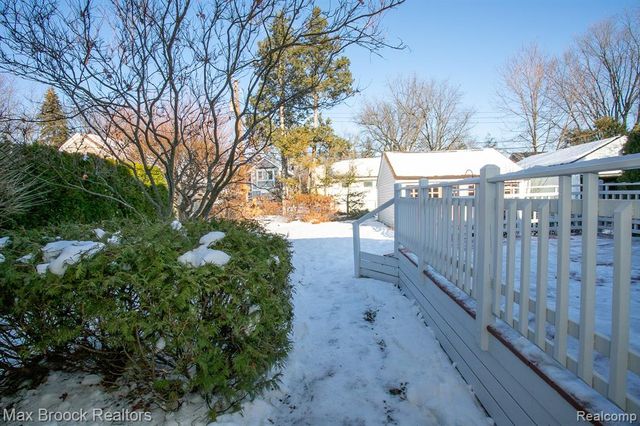 10034 Lasalle Boulevard, Huntington Woods, MI 48070