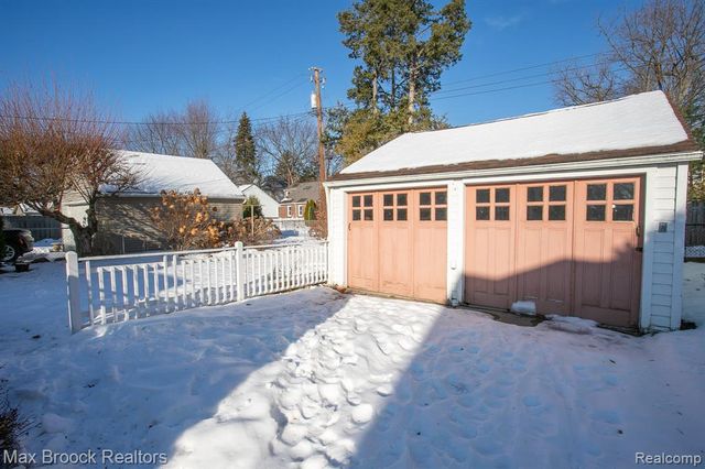 10034 Lasalle Boulevard, Huntington Woods, MI 48070