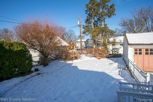 10034 Lasalle Boulevard, Huntington Woods, MI 48070