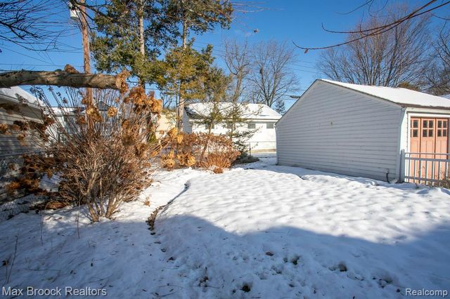 10034 Lasalle Boulevard, Huntington Woods, MI 48070