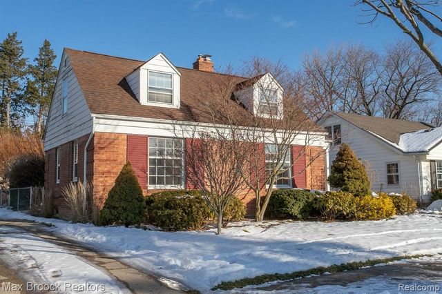 10034 Lasalle Boulevard, Huntington Woods, MI 48070