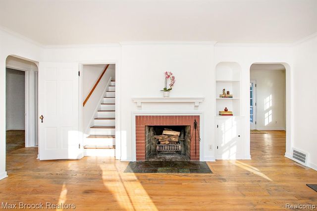 10034 Lasalle Boulevard, Huntington Woods, MI 48070