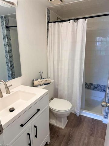2990 Saint Albans CMN, Virginia Beach, VA 23452