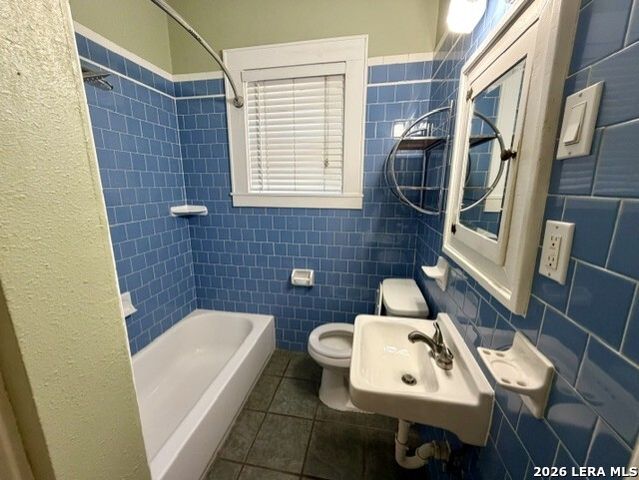 323 Carleton Ct Apt 1, San Antonio, TX 78212
