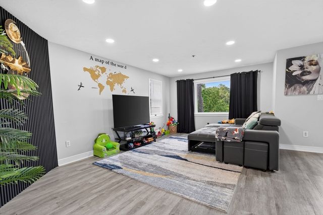 241 Carver Road 8, Plymouth, MA 02360
