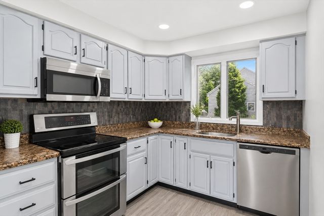 241 Carver Road 8, Plymouth, MA 02360