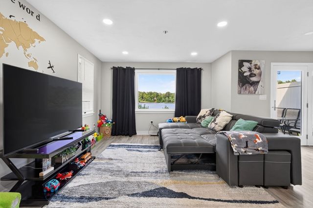 241 Carver Road 8, Plymouth, MA 02360