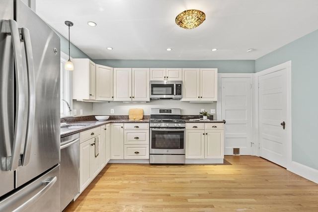 9 Governors Avenue 2, Winchester, MA 01890