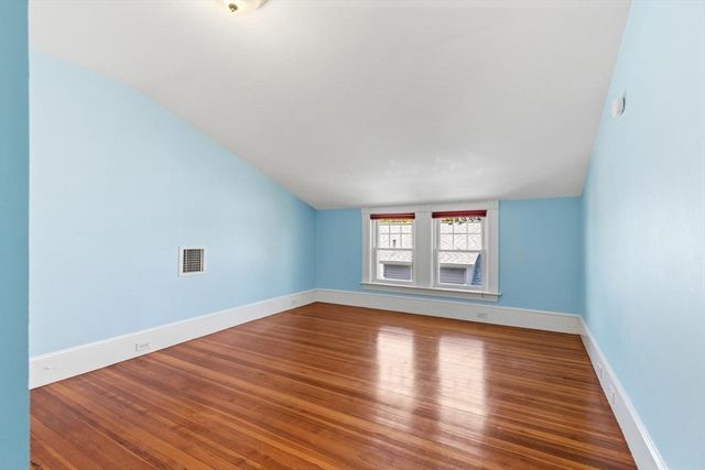 9 Governors Avenue 2, Winchester, MA 01890