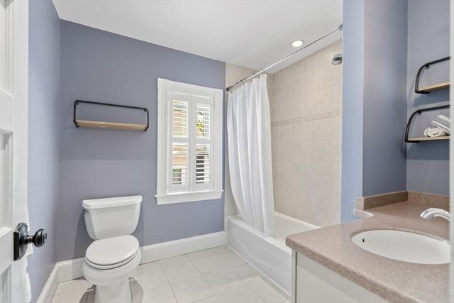 9 Governors Avenue 2, Winchester, MA 01890