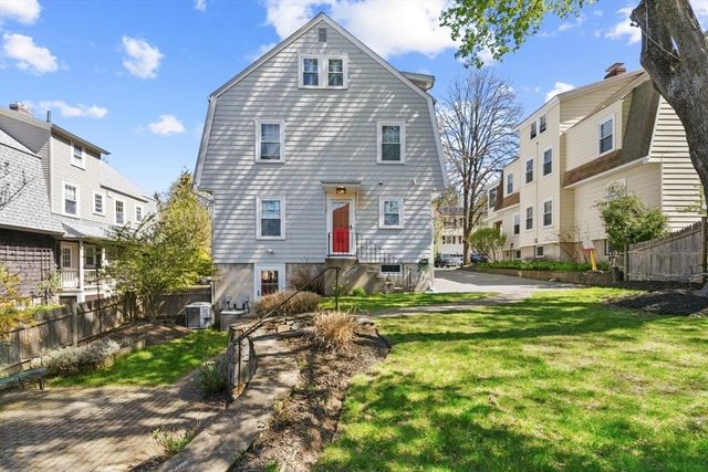 9 Governors Avenue 2, Winchester, MA 01890