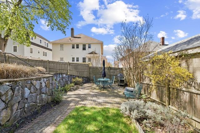 9 Governors Avenue 2, Winchester, MA 01890