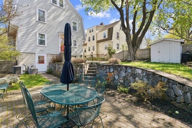 9 Governors Avenue 2, Winchester, MA 01890