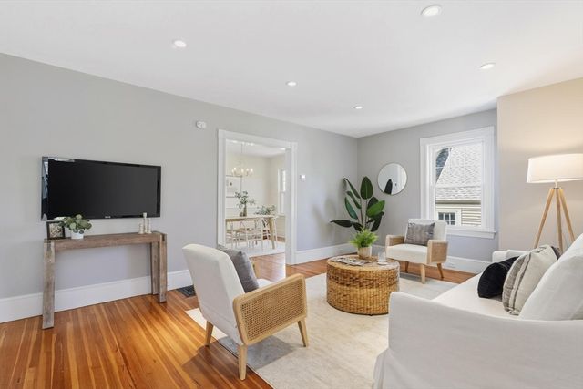 9 Governors Avenue 2, Winchester, MA 01890