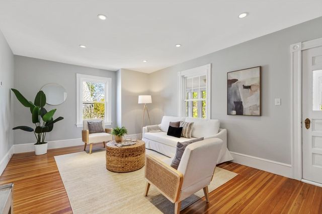 9 Governors Avenue 2, Winchester, MA 01890