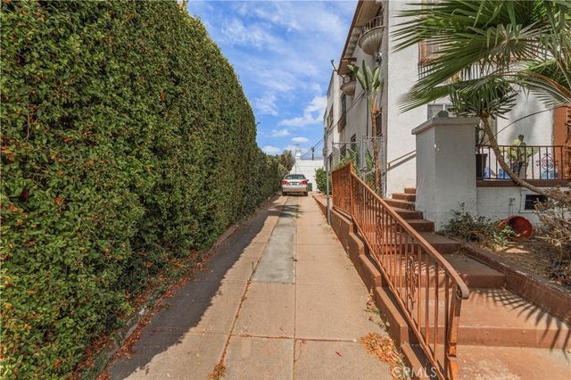 1427 Laveta, Los Angeles, CA 90026