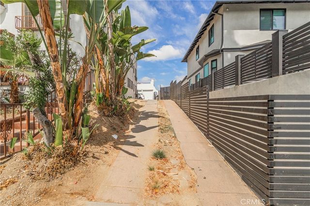 1427 Laveta, Los Angeles, CA 90026