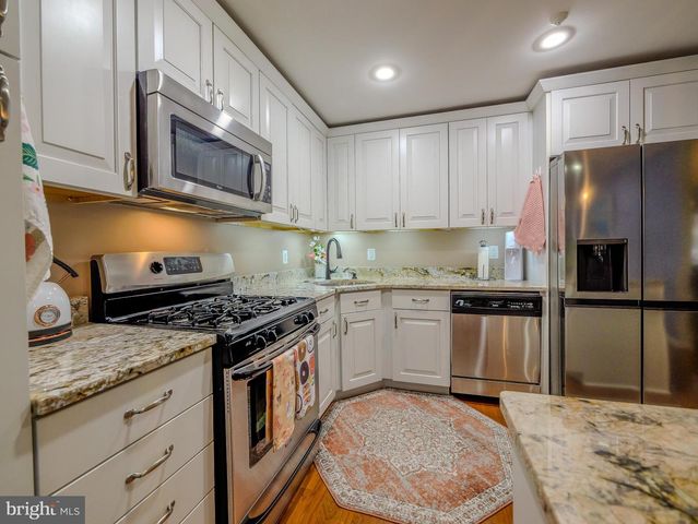 3202 CHARING CROSS, Wilmington, DE 19808