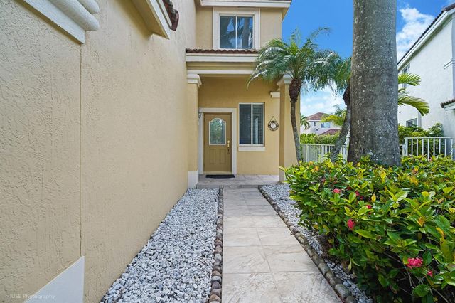 1428 CANARY ISLAND Drive, Weston, FL 33327