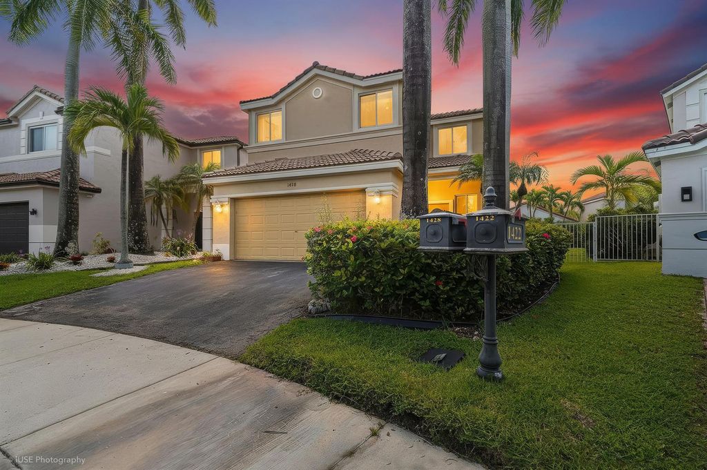 1428 CANARY ISLAND Drive, Weston, FL 33327