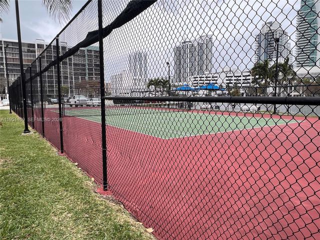 200 Leslie Dr 903, Hallandale Beach, FL 33009