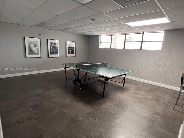 200 Leslie Dr 903, Hallandale Beach, FL 33009