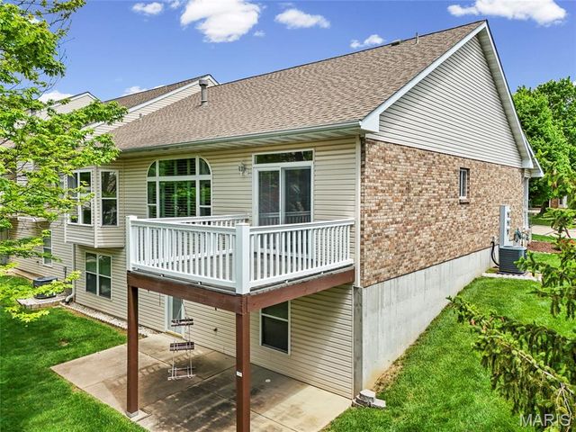 2915 Mac Arthur Drive 31, St Charles, MO 63301
